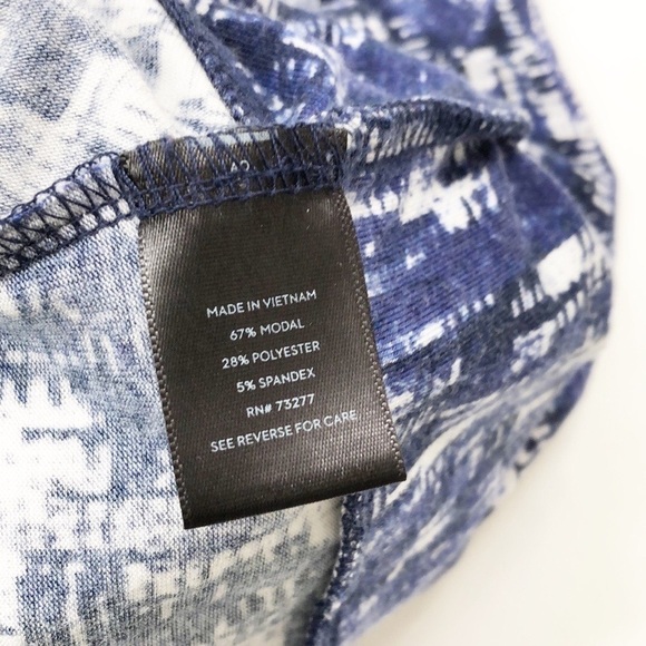 Simply Vera Vera Wang blue/white front knot top Petite - Picture 4 of 5